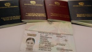 Desde el próximo 24 de noviembre el pasaporte convencional perderá validez. Colprensa