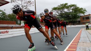 El gobernador Édgar Diaz dijo que la Selección de Patinaje debe tener paciencia pues el cambio de fecha trastocó lo que se tenía planificado para la asignación de implementos y de recursos para los competidores. Archivo