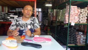 El vocero de la Asociación de Peleteros, Jimmhy Salazar, dijo que muchos empresarios tienen dificultades para pagar los empréstitos debido a las altas cuotas, determinadas por el corto tiempo. Jorge Ríos