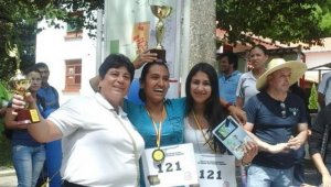 A los ganadores se les dieron medallas y los primeros puestos recibieron un viaje a México. Cortesía