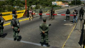 Dirigentes políticos proponían que esta consulta se hiciera el mismo día de las elecciones parlamentarias, es decir, el 6 de diciembre. Archivo