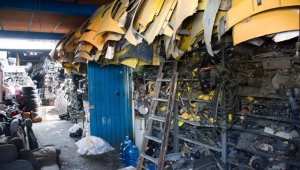 Uno de los temores de la industria nacional es que con las condiciones actuales del mercado aumente el comercio de partes usadas de vehículos y el contrabando de esta clase de productos . Juan Pablo Bayona