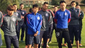 El jugador colombiano en un entrenamiento junto a sus nuevos compañeros. Tomada de Internet.