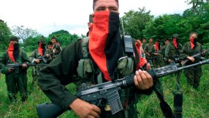 "La oficina de prensa del ministro de guerra Villegas recibe mala información o procesa mal la información", expresó el grupo. Colprensa