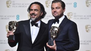 Alejandro González Iñárritu, director mexicano, y Leonardo DiCaprio, actor. AFP