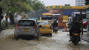 Así se veían las calles inundadas cerca del puente Eustorgio Colmenares Baptista. Juan Pablo Cohen