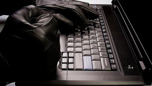 El 80 % de adultos que tienen redes sociales navegan torpemente en ellas. Colprensa