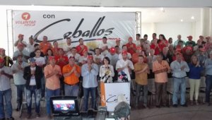 Patricia de Ceballos anunció el cese de la inhabilitación política de su esposo, desde la ciudad de San Cristóbal. Cortesía