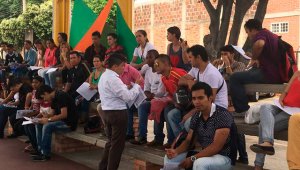 ‘Yo me inscribo al Sena’ fue lanzado el sábado con un acercamiento de los funcionarios e instructores con la comunidad, en la cancha de la sede principal del ente en Pescadero, Cúcuta. Cortesía