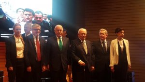 Lilian Tintori, los expresidente de Colombia César Gaviria, Andrés Pastrana, Belisario Betancur y Álvaro Uribe y la madre de Leopoldo López, Antonieta Mendoza de López. Tomada de Twitter