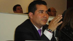 El representante a la cámara por Norte de Santander, Alejandro Carlos Chacón, es uno de los más firmes candidatos a ocupar la presidencia de la corporación para la próxima legislatura. Archivo
