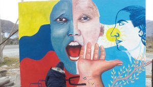 La pamplonesa Claudia Luna estuvo en Argentina en un encuentro de muralistas. La pintura elaborada por la artista colombiana es de seis metros de alto por cinco de ancho. Cortesía