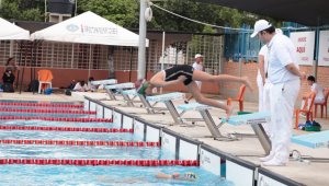 Ayer se iniciaron las competencias del Festival XLI Nacional Interclubes, en el Complejo Acuático Norte de Santander. César Obando