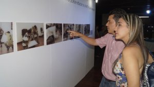 La exposición fotográfica ‘Quisiera decir’ es impulsada por la Agencia para la Reintegración, la OIM y la Usaid. Especial para La Opinión