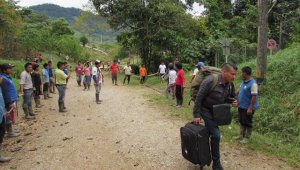 Los obreros fueron examinados por integrantes de la Cruz Roja Internacional Twitter