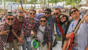 "Ensayamos mucho. Somos muy exigentes con los ensayos, con los horarios, tenemos reglas y muchas cosas para siempre poder ofrecer calidad musical y un buen show para que la gente vea siempre algo nuevo", dijo el vocalista de la banda. Lisa Reggae