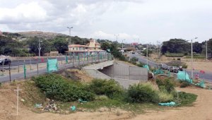 Las obras de la intersección rumichaca se mantienen suspendidas desde hace dos meses, aunque la Concesionaria San Simón aclaró que el plazo de entrega de la obra vence en agosto de 2018. Alfredo Estévez