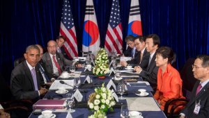 El presidente Obama, en Laos, calificó de provocaciones el lanzamiento de misiles por Corea del Norte. AP