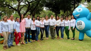 Gregorio Angarita Lamk, director de Corponor y Claudia Uribe Rangel, directora administrativa de Comfanorte hicieron presencia durante la entrega. Cortesía