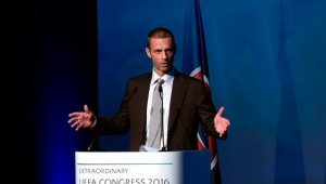 "No haré promesas que no se puedan hacer realidad", expresó Aleksander Ceferin, de 48 años, hablando de "viento de cambio". AFP