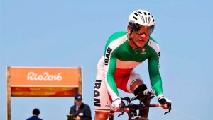 La bicicleta de Golbarnezhad chocó contra una piedra durante un descenso de la prueba de ruta masculina de la categoría C4-C5, en Pontal. Twitter @Olympic_ir