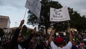 Los brotes de violencia en Charlotte llevaron a las autoridades de Carolina del Norte a declarar el estado de emergencia. AFP