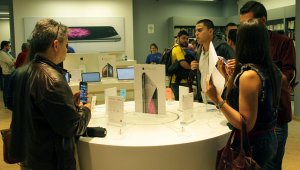 El rendimiento de la batería que pueda lograr un equipo se ha vuelto uno de los principales motivos para quedarse con una marca en específico. Colprensa