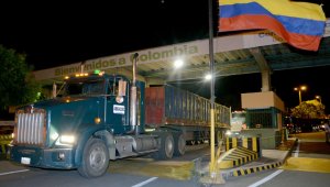 Las autoridades de Colombia y Venezuela confían en que la reanudación del transporte de carga internacional, que en la fase inicial se hará en horario nocturno, pronto se pueda llevar a cabo también de día. Rodrigo Sandoval