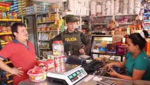 El monotributo se aplicaría únicamente a las personas naturales que ya hoy declaran y serviría para reemplazar el impuesto de renta y el Régimen Simplificado de IVA. Archivo