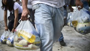 El gobierno venezolano ha ensayado diferentes políticas para proveer de alimentos a la población, como los Comités Locales de Abastecimiento y Producción (CLAP) y la venta de alimentos a precios internacionales en los municipios fronterizos. Archivo La Opinión