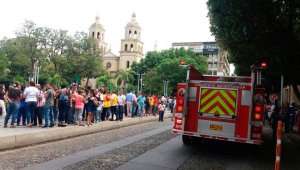 Los trabajadores de la Alcaldía de Cúcuta se encontraron en el parque Santander. La Opinión