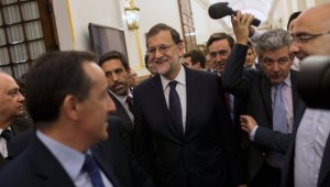 Rajoy, en el poder desde 2011, no las tenía todas consigo después que su Partido Popular (PP) registró su peor resultado desde 1993 y la irrupción de dos nuevos partidos, Ciudadanos (centroderecha) y Podemos (izquierda antiausteridad), que dejaron un Congreso fragmentado. AP