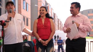 El vicepresidente Germán Vargas Lleras le pidió el lunes, en Cúcuta, al representante Alejandro Carlos Chacón, que no permitan la eliminación de los incentivos para los constructores de viviendas de interés social. Obando