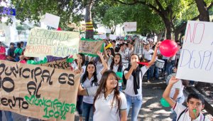Los estudiantes, padres de familia y profesores han ejercido acciones de protesta ante la medida del gobierno de César Rojas. Alfredo Estévez
