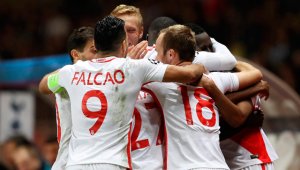 'El Tigre' Radamel Falcao García celebró la victoria del Mónaco ante Tottenham 2-1. AFP