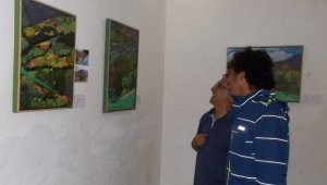 Las pinturas del artista bogotano, Javier González, están expuestas en el Museo Casa Anzoátegui. Roberto Ospino