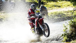 El piloto francés xavier Soultraint dio el primer campanazo en el Rali Dakar 2017, al imponerse en  la primera etapa en la categoría de motos, que se llevó a cabo en territorio paraguayo. ralidakar.com