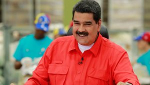Maduro incrementó el domingo en 50% los salarios en Venezuela. AFP