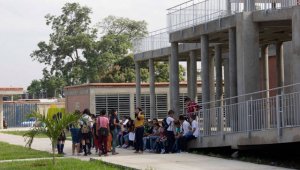 En el primer día de clases, los estudiantes, hicieron un recorrido por el nuevo colegio que ahora cuenta con una mejor infraestructura que la que tenían.  Alfredo Estévez
