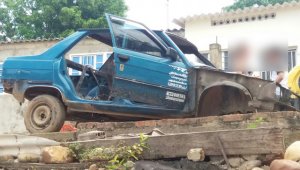 La Policía encontró el carro Renault 9 en el barrio Simón Bolívar. Cortesía