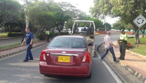 La multa por prestar servicio de transporte público sin autorización es de un salario mínimo mensual legal vigente, es decir, 737.717 pesos. Alfredo Estévez