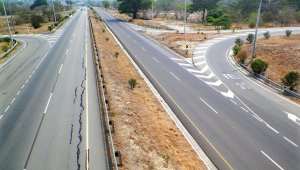 Funcionarios del Invías recorrieron la Ruta del Sol para analizar el avance de las obras. Javier Sarabia