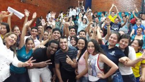 Periodicamente hacen actividades de integración con la comunidad donde integran factores como la cultura y el deporte. Cortesía