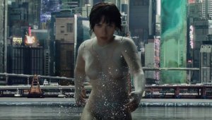 Protagonizada por Scarlett Johansson, algo que en un principio puso a dudar a los conocedores, ya que esperaban una actriz asiática, la cinta dirigida por Rupert Sanders narra las misiones de Motoko Kusanagi. Tomada de Internet