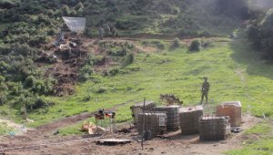 El Ejército continúa afectando las finanzas del Eln, que se lucra del narcotráfico. Esta vez, las tropas volvieron a desmantelar una refinería en Convención. Cristian Herrera