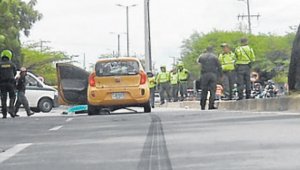 Esta fue la huella de frenado que dejó el automotor. Hugo González