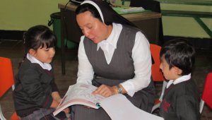 La rectora Olga Lucila Mojica Carvajal dialoga con los estudiantes. Roberto Ospino