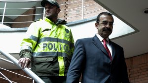 Al salir de la citación en la Fiscalía, Palomino dijo que nunca tuvo la intención de frenar un proceso judicial y que, al contrario, se pudieron realizar las diez detenciones que estaban previstas. Colprensa