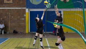 El voleibol nortesantandereano regresa a la alta competencia con el sexteto del club Caimaneros, apoyado por otros clubes. Los rojinegros participarán en Nacional Interclubes en Chía. Juan Pablo Cohen