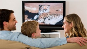 El mercado ofrece una variedad de televisores como lo son LED, OLED, Full HD y 4K. Tomadas de Internet